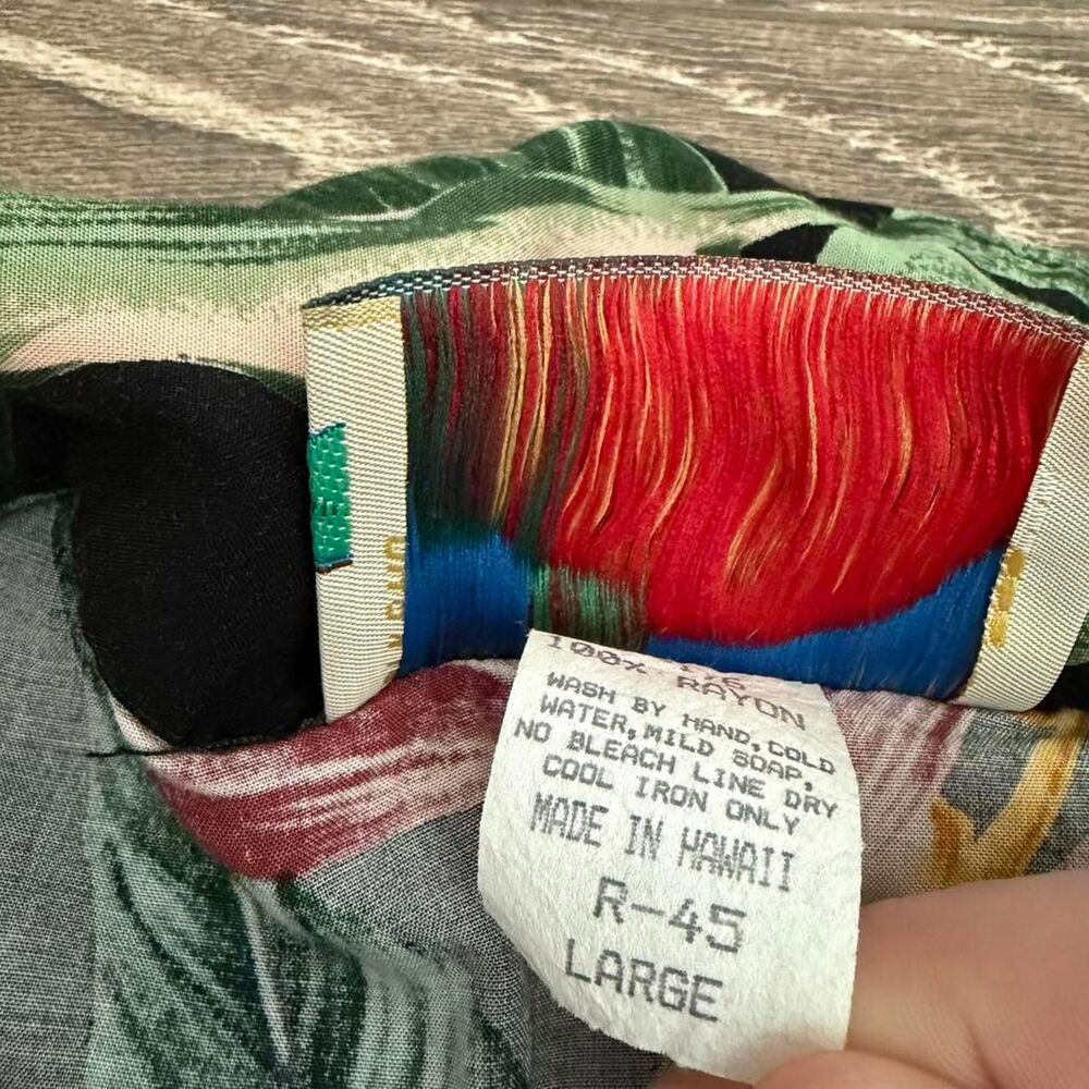 Paradise Found Women's Shirt Size L (Medium Fit) - Picture 3 of 6